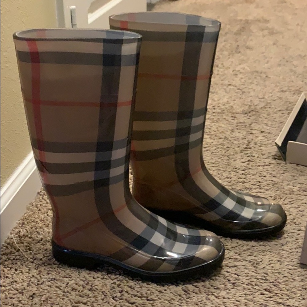 Burberry rain boots